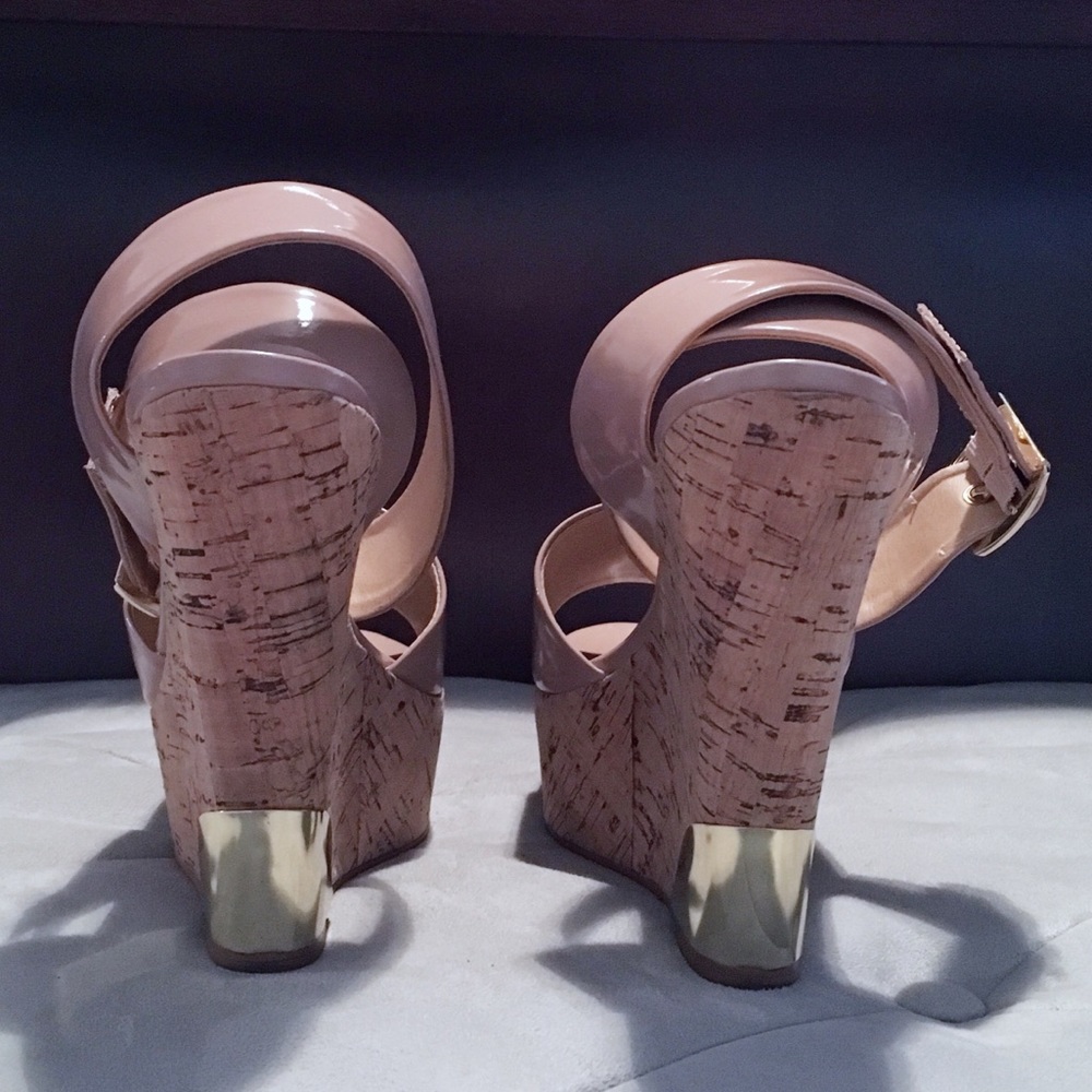 🌷Colin Stuart Patent Wedges 🌷 Worn 1x!! 🌷 - Picture 3 of 8